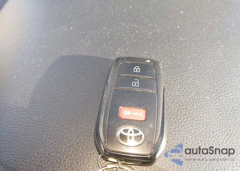 2022 Toyota Corolla Cross Le из США, поврежденный, VIN 7MUBAABG6NV016400